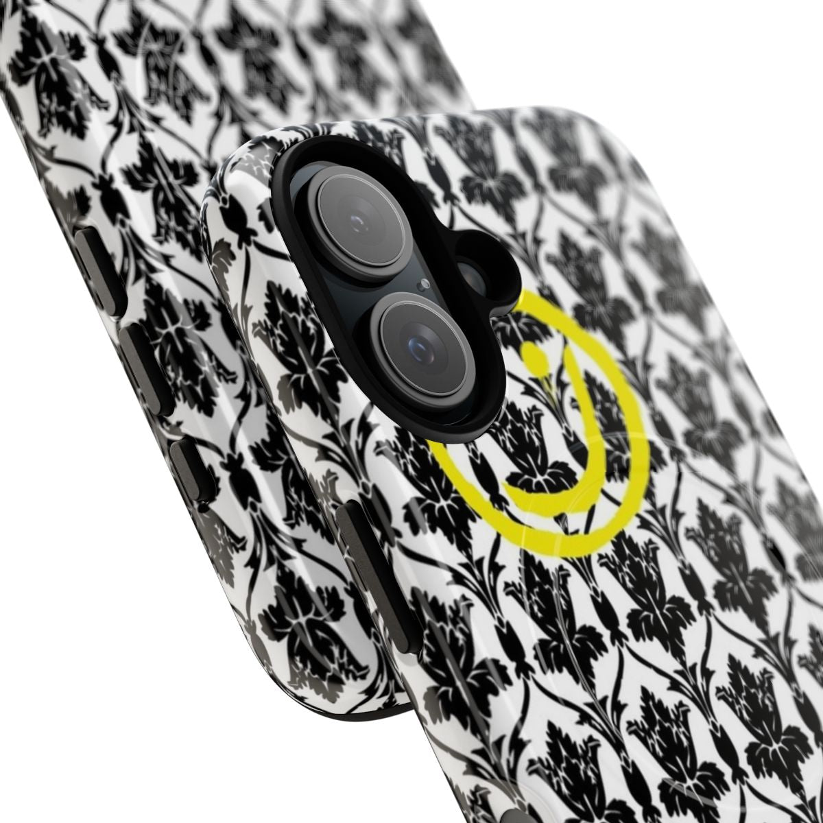 Sherlock-inspired phone case with magnetic tough design - Detail