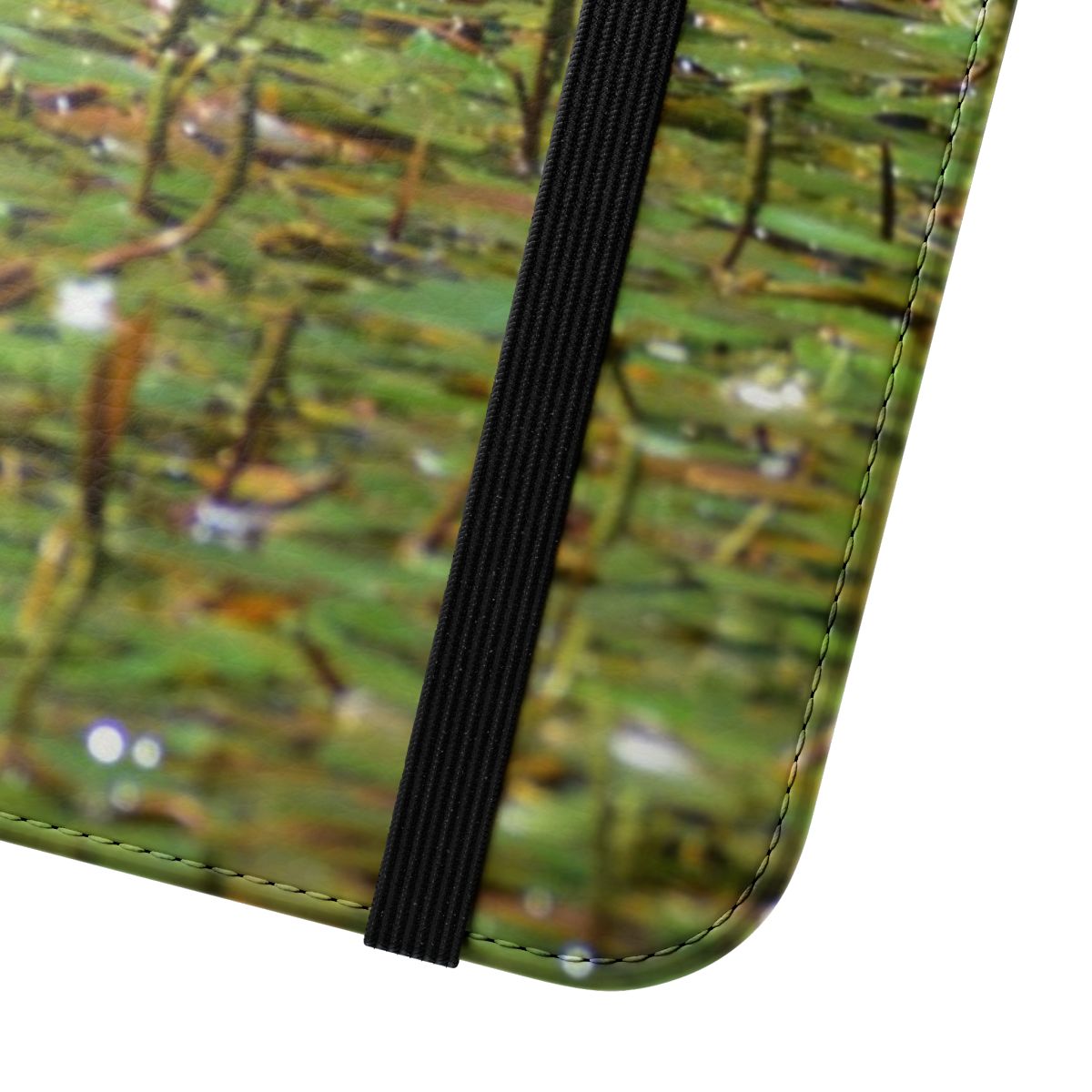 Nature-Inspired Froggy Pond Flip Cover Phone Case - Close Up