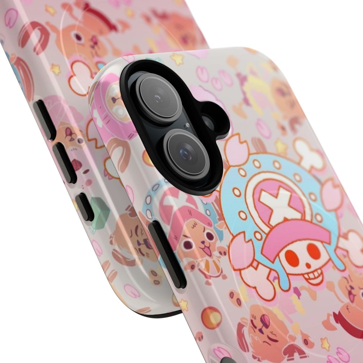 Cream-colored phone case with a vibrant pattern featuring the character Chopper from the anime series One Piece - Detail