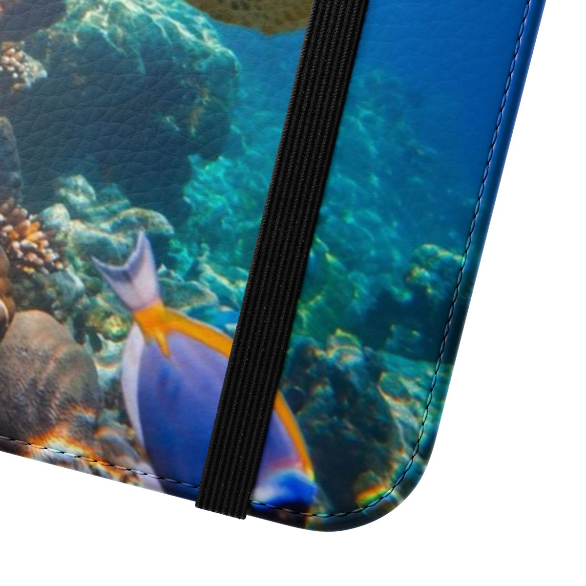 Turtle swimming underwater in ocean, phone case with printed image - Close Up