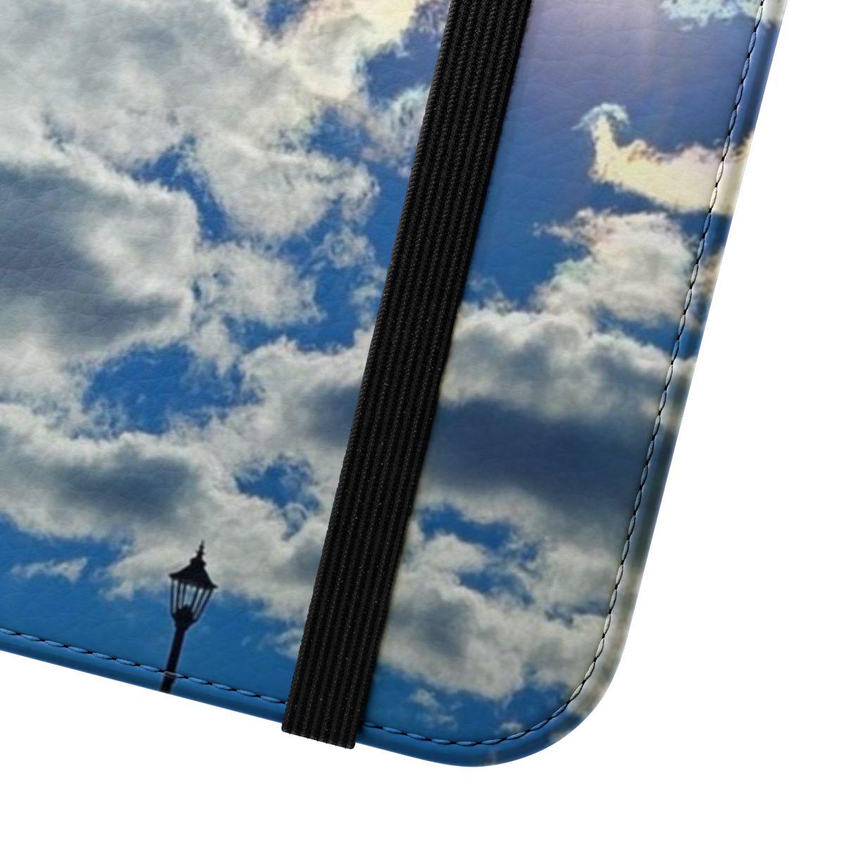 Beautiful dreamy blue cloud phone case - Close Up