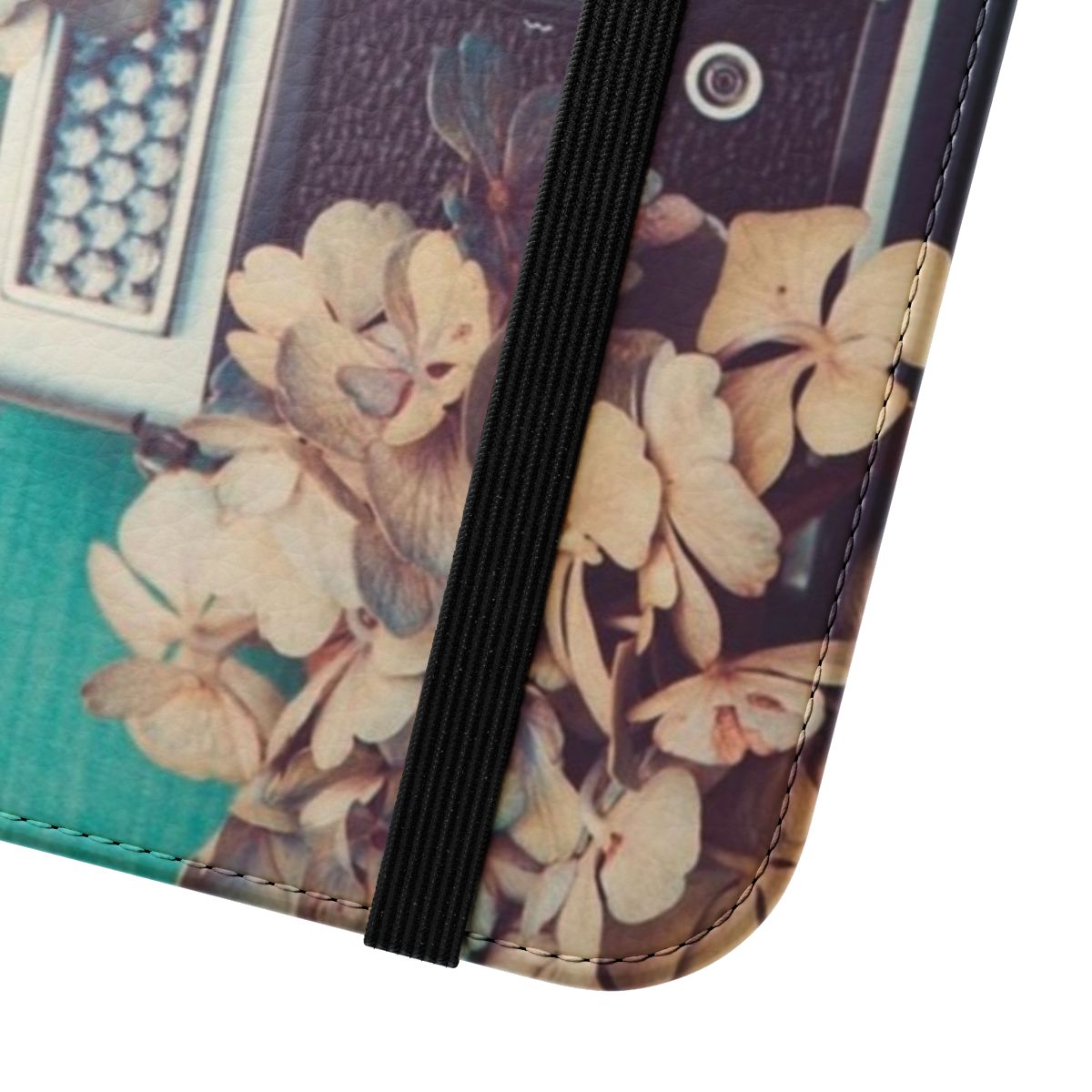 Vintage camera and hydrangea floral phone case - Close Up